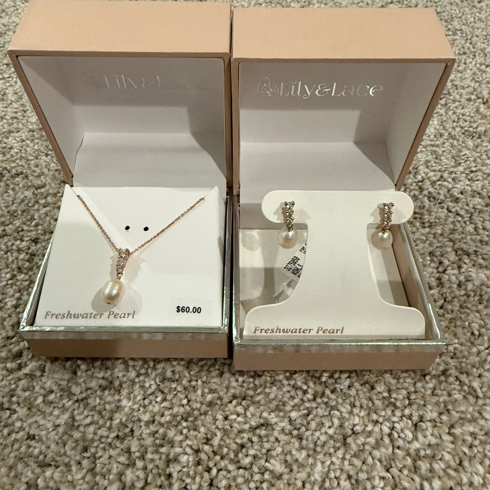 Freshwater Pearl Necklace and Earring Set